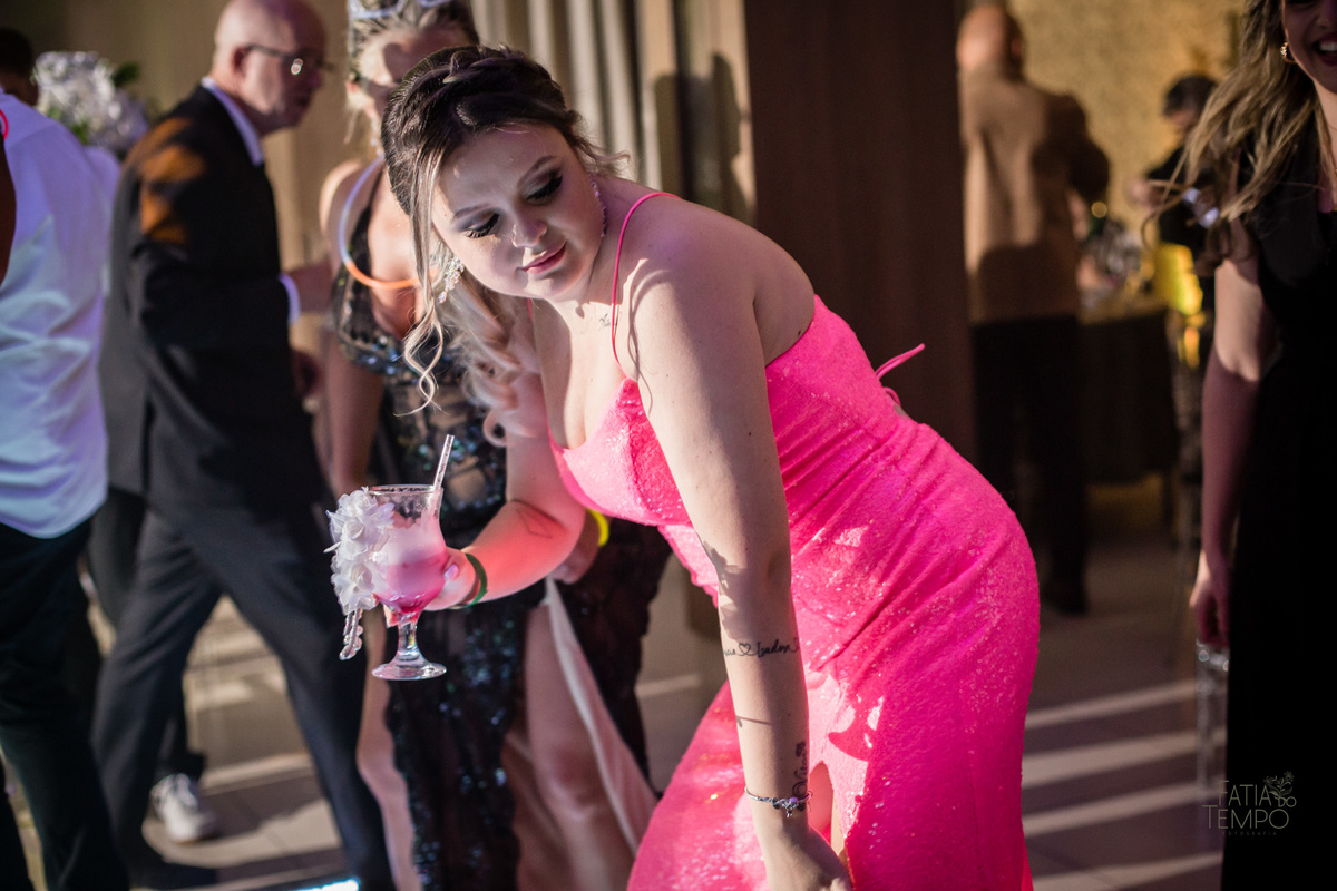 Debutante, 15 anos, mansão, buffet, festa, balada, xv, adolescente, dj, decoração, maquiagem, cabelo, mulher, make, glamour, east side, robô de Led, fotografia, vestido de noiva, vestido de festa, vestido, família, palmeiras, palestra, mancha verde, 