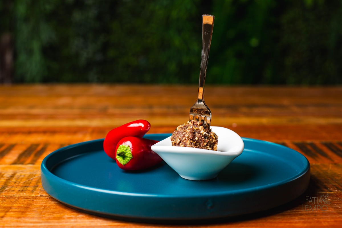 Gastronomia, culinária, comida, cardápio, portfólio, refeição, entrada, prato principal, menu, Buffet, chef, cozinheiro, cozinheira, cozinha, cozinhando, receita, temperos, ervas, ingredientes, verduras, legumes, fome, almoço, festa, jantar, 