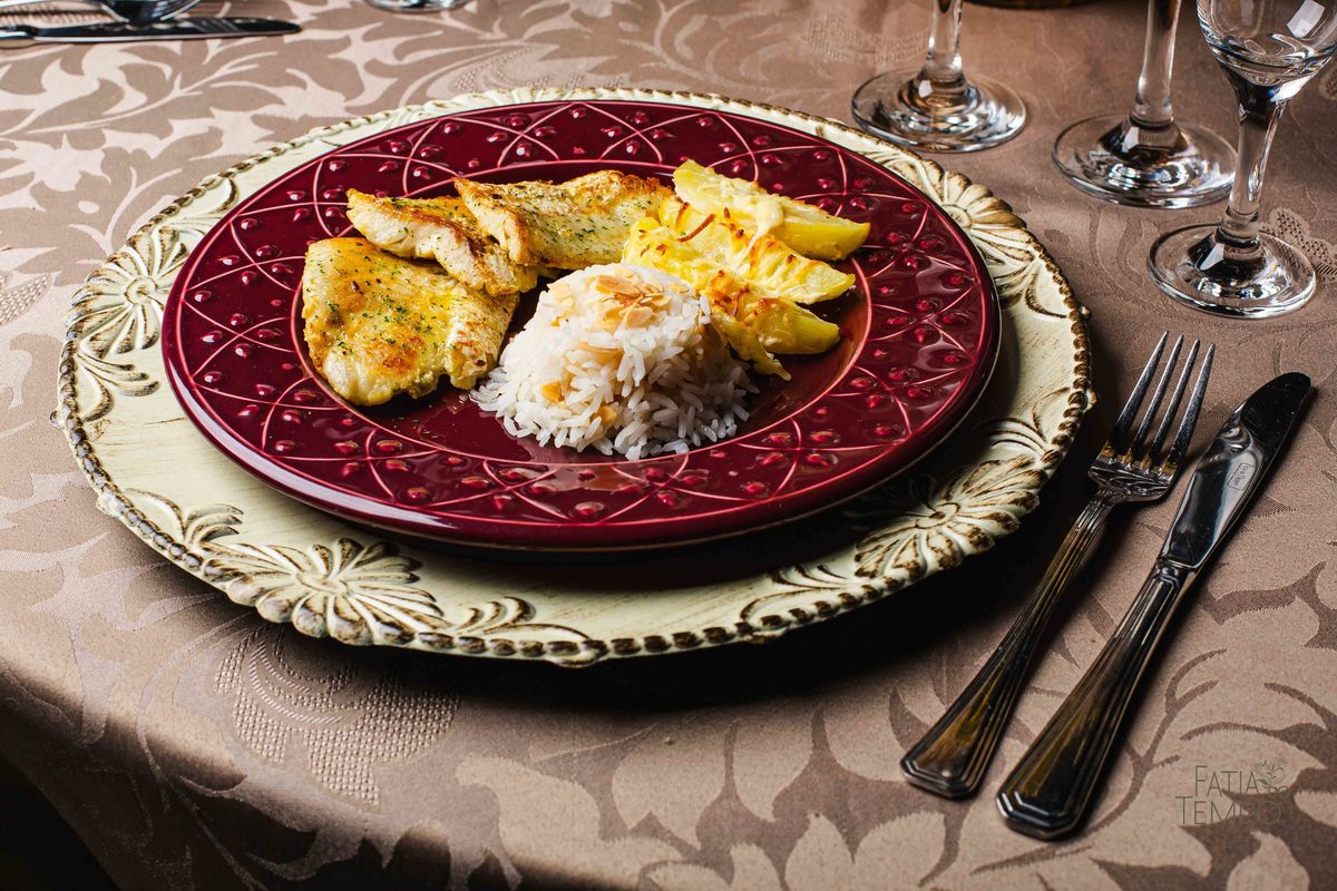 Gastronomia, culinária, comida, cardápio, portfólio, refeição, entrada, prato principal, menu, Buffet, chef, cozinheiro, cozinheira, cozinha, cozinhando, receita, temperos, ervas, ingredientes, verduras, legumes, fome, almoço, festa, jantar, 