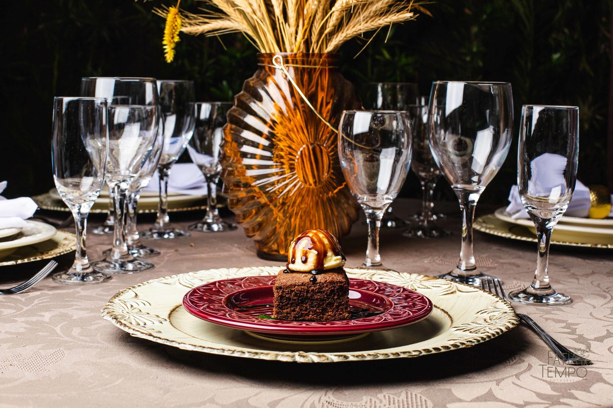 Gastronomia, culinária, comida, cardápio, portfólio, refeição, entrada, prato principal, menu, Buffet, chef, cozinheiro, cozinheira, cozinha, cozinhando, receita, temperos, ervas, ingredientes, verduras, legumes, fome, almoço, festa, jantar, 