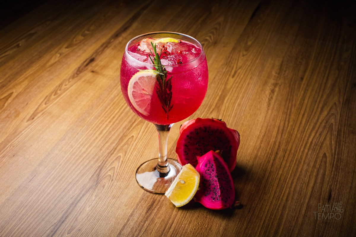 Bebida, drink, bartenders, barman, caipirinha, Negroni, gin, tônica, tonic, laranja, pitaya, limão, frutas, vodka, pinga, cachaça, saque, uísque, festa, evento, Buffet, casamento, debutante,