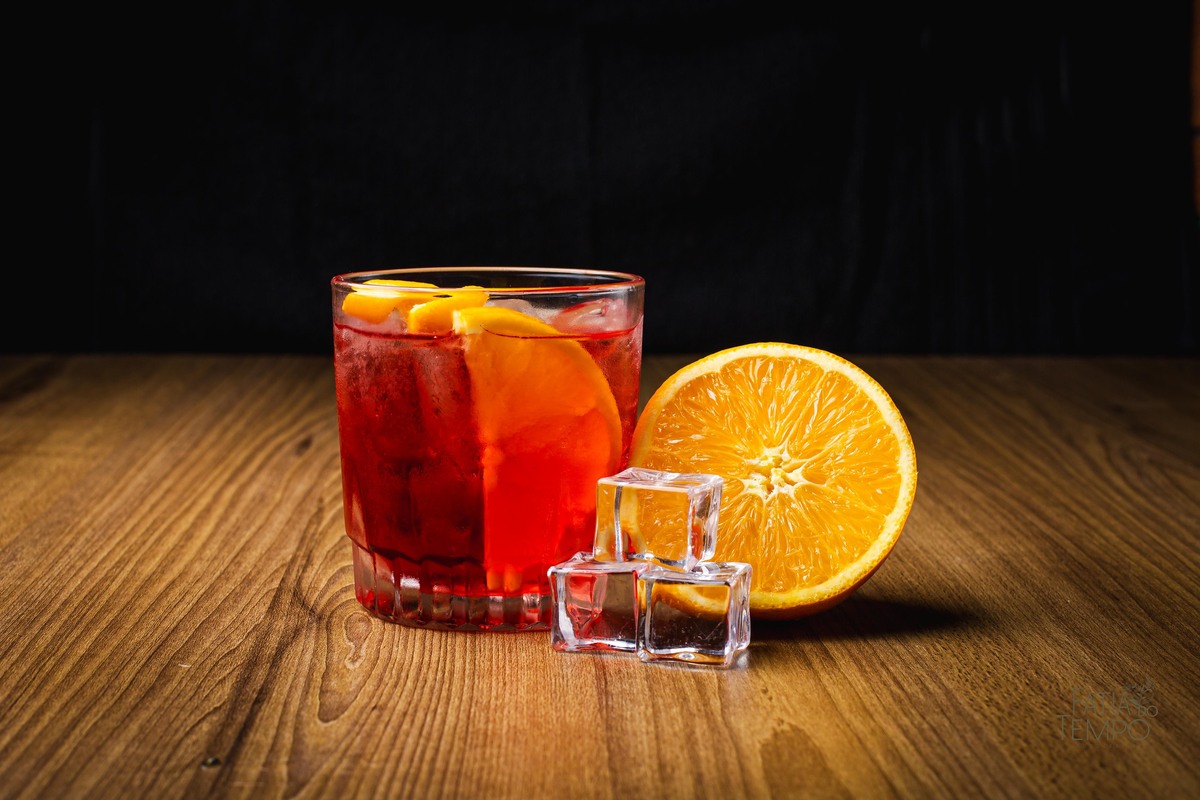 Bebida, drink, bartenders, barman, caipirinha, Negroni, gin, tônica, tonic, laranja, pitaya, limão, frutas, vodka, pinga, cachaça, saque, uísque, festa, evento, Buffet, casamento, debutante,