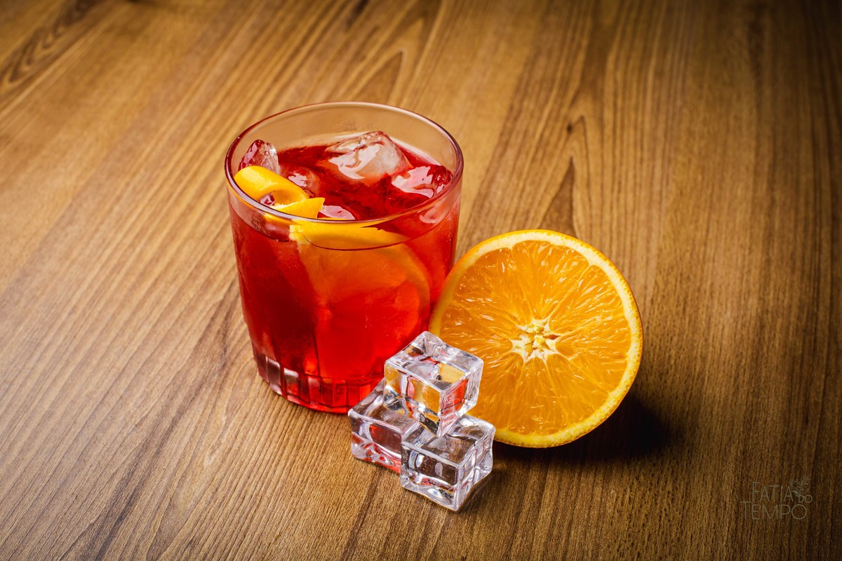 Bebida, drink, bartenders, barman, caipirinha, Negroni, gin, tônica, tonic, laranja, pitaya, limão, frutas, vodka, pinga, cachaça, saque, uísque, festa, evento, Buffet, casamento, debutante,