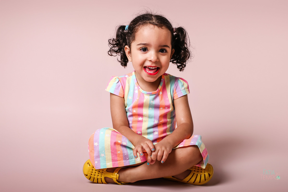 Ensaio, criança, baby, bebê, infantil, ensaio de criança, ensaio fotográfico, foto de criança, aniversário, festa, happy birthday, m feliz aniversário, decoração, mesa decorada, família, mãe de menina, pai de menina, cores, colorido, menino, mundo rosa, 