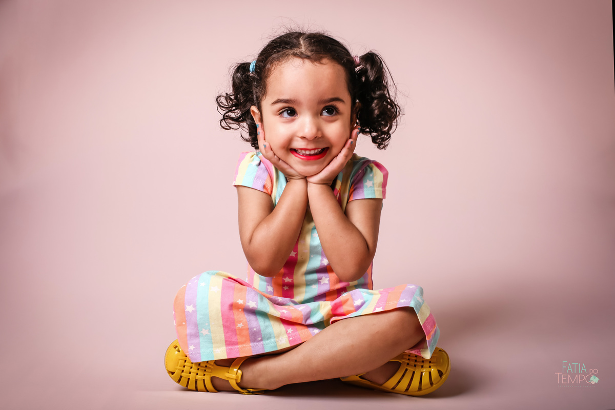 Ensaio, criança, baby, bebê, infantil, ensaio de criança, ensaio fotográfico, foto de criança, aniversário, festa, happy birthday, m feliz aniversário, decoração, mesa decorada, família, mãe de menina, pai de menina, cores, colorido, menino, mundo rosa, 