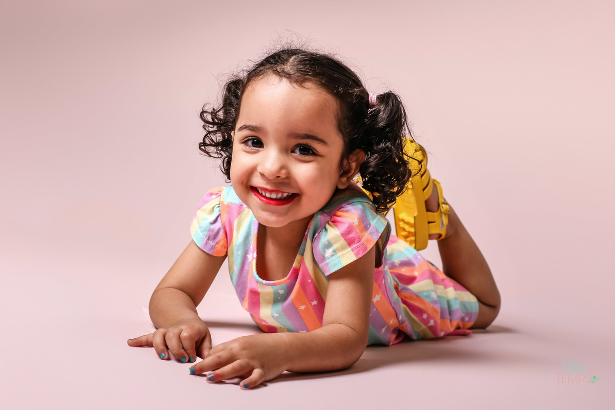 Ensaio, criança, baby, bebê, infantil, ensaio de criança, ensaio fotográfico, foto de criança, aniversário, festa, happy birthday, m feliz aniversário, decoração, mesa decorada, família, mãe de menina, pai de menina, cores, colorido, menino, mundo rosa, 