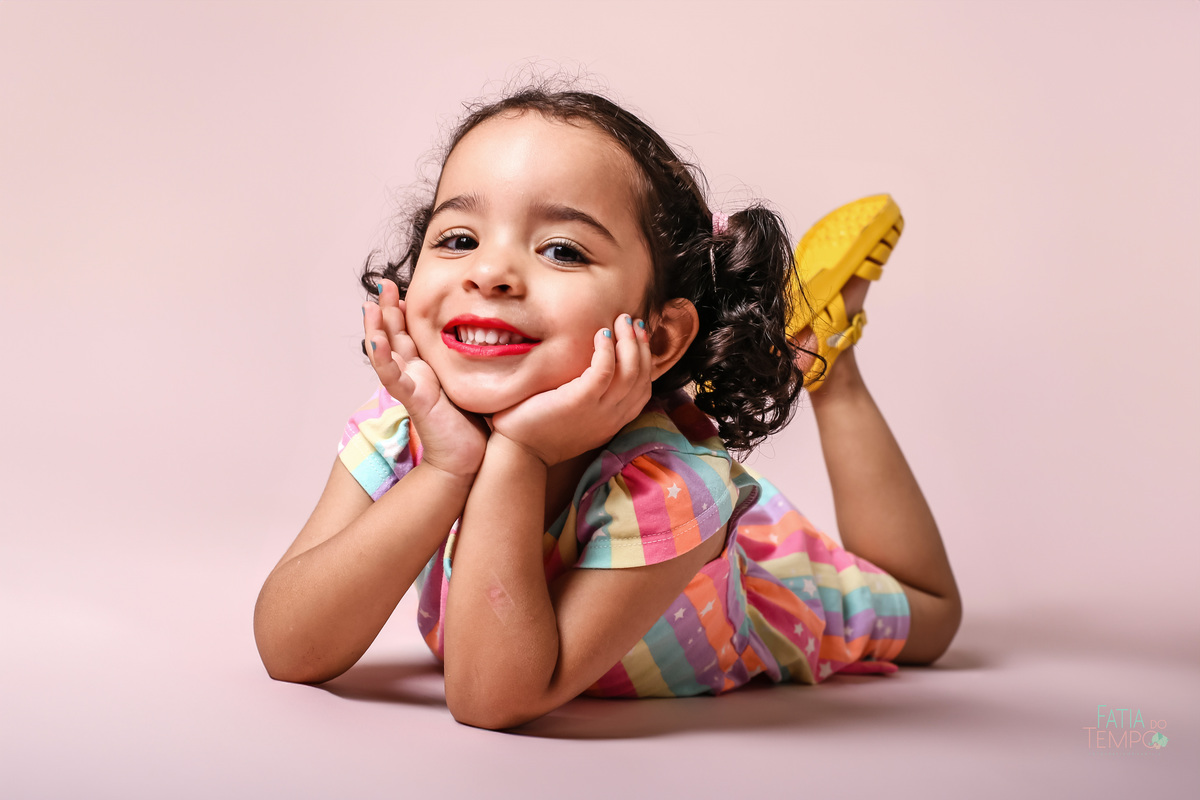 Ensaio, criança, baby, bebê, infantil, ensaio de criança, ensaio fotográfico, foto de criança, aniversário, festa, happy birthday, m feliz aniversário, decoração, mesa decorada, família, mãe de menina, pai de menina, cores, colorido, menino, mundo rosa, 