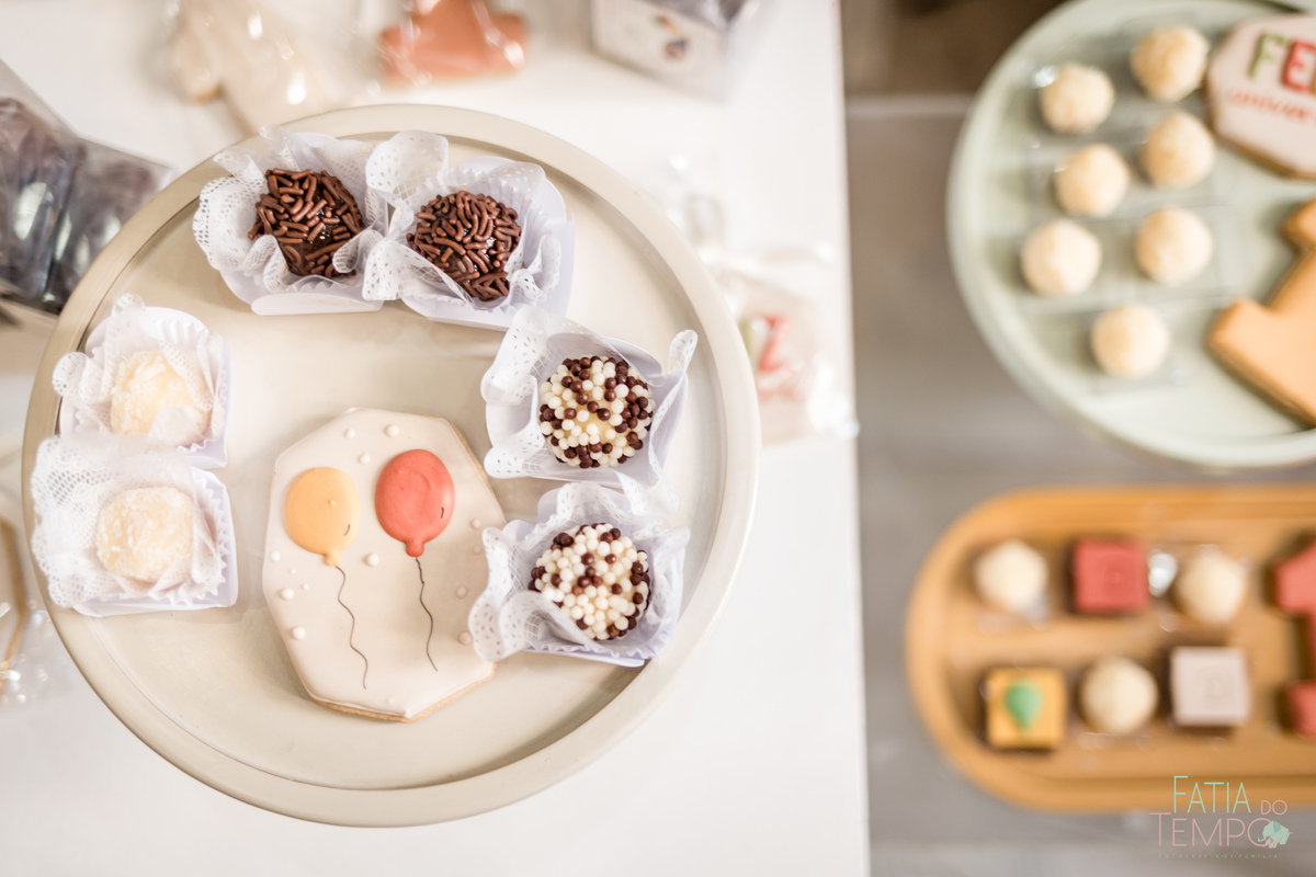 festa de aniversario em casa, festa no salao de festas, festa no salao de predio, festa de um ano no salao do predio, aniversario de um aninho, fotos de um aninho, decoracao de um aninho, decoracao de aniversario minimalista