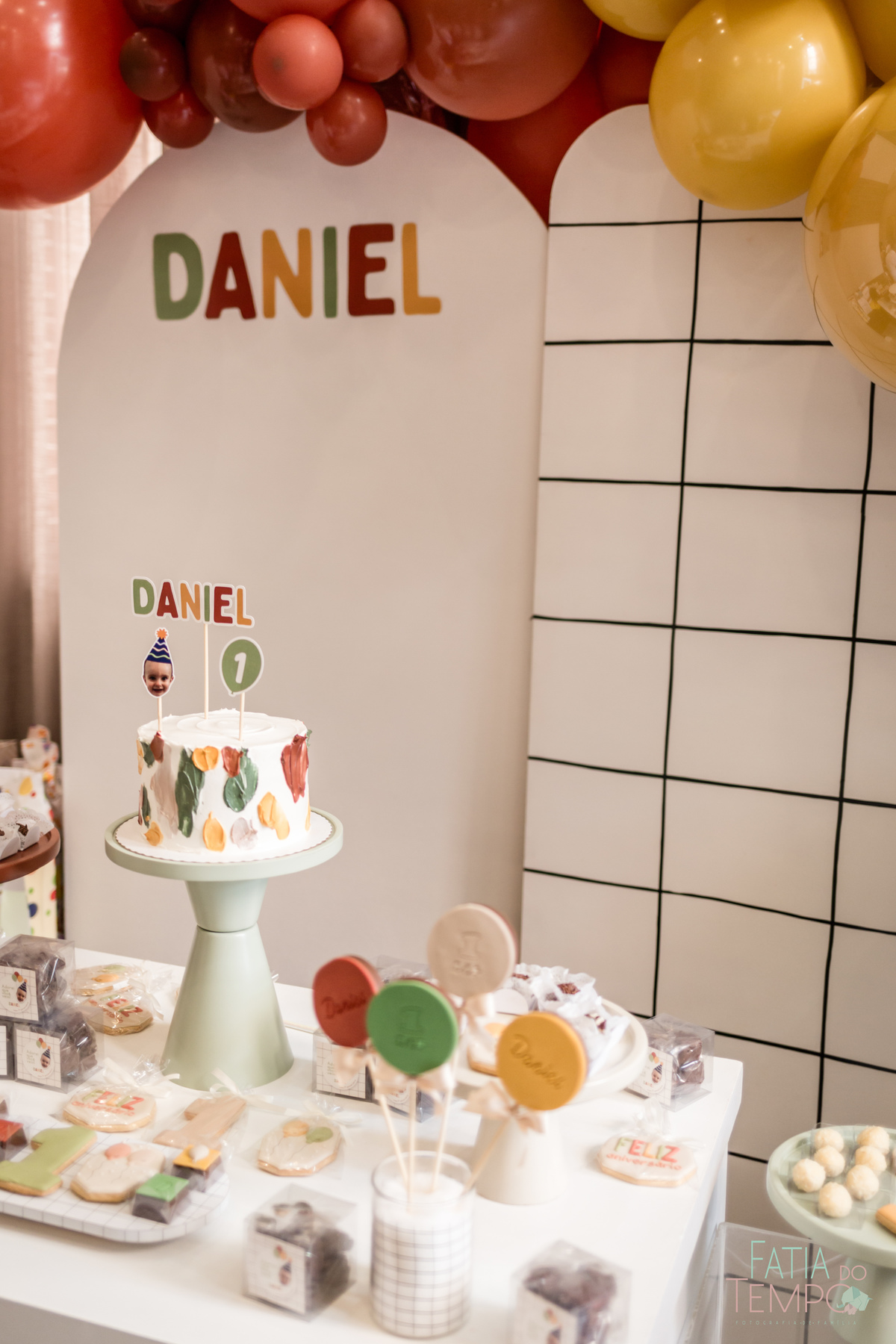 festa de aniversario em casa, festa no salao de festas, festa no salao de predio, festa de um ano no salao do predio, aniversario de um aninho, fotos de um aninho, decoracao de um aninho, decoracao de aniversario minimalista