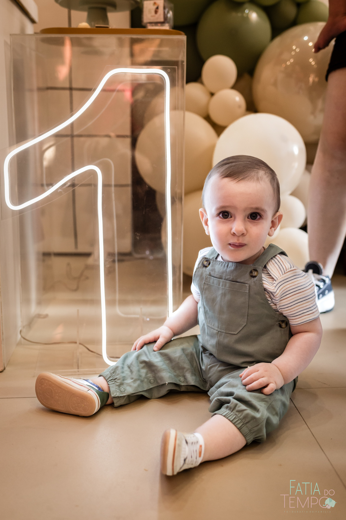 festa de aniversario em casa, festa no salao de festas, festa no salao de predio, festa de um ano no salao do predio, aniversario de um aninho, fotos de um aninho, decoracao de um aninho, decoracao de aniversario minimalista