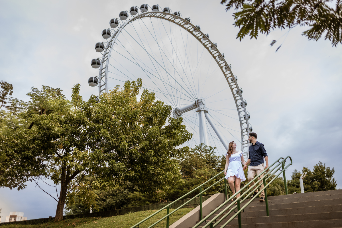 pre wedding, pré casamento, parque villa lobos, ensaio fotográfico, CASAMENTO, noiva, noivo, foto professional, vestido de noiva, namorados, marido, esposa, decoração, carrossel, roda gigante, felicidade, casamento no campo, amor, familia, 