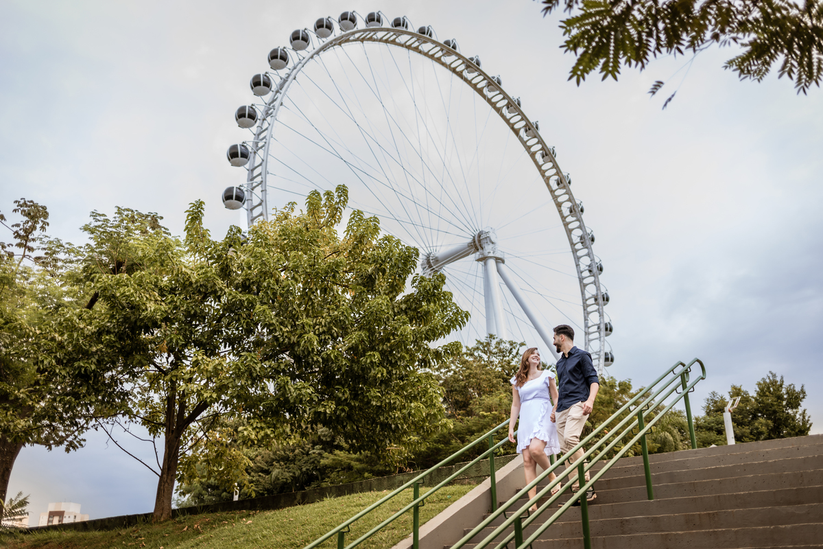 pre wedding, pré casamento, parque villa lobos, ensaio fotográfico, CASAMENTO, noiva, noivo, foto professional, vestido de noiva, namorados, marido, esposa, decoração, carrossel, roda gigante, felicidade, casamento no campo, amor, familia, 