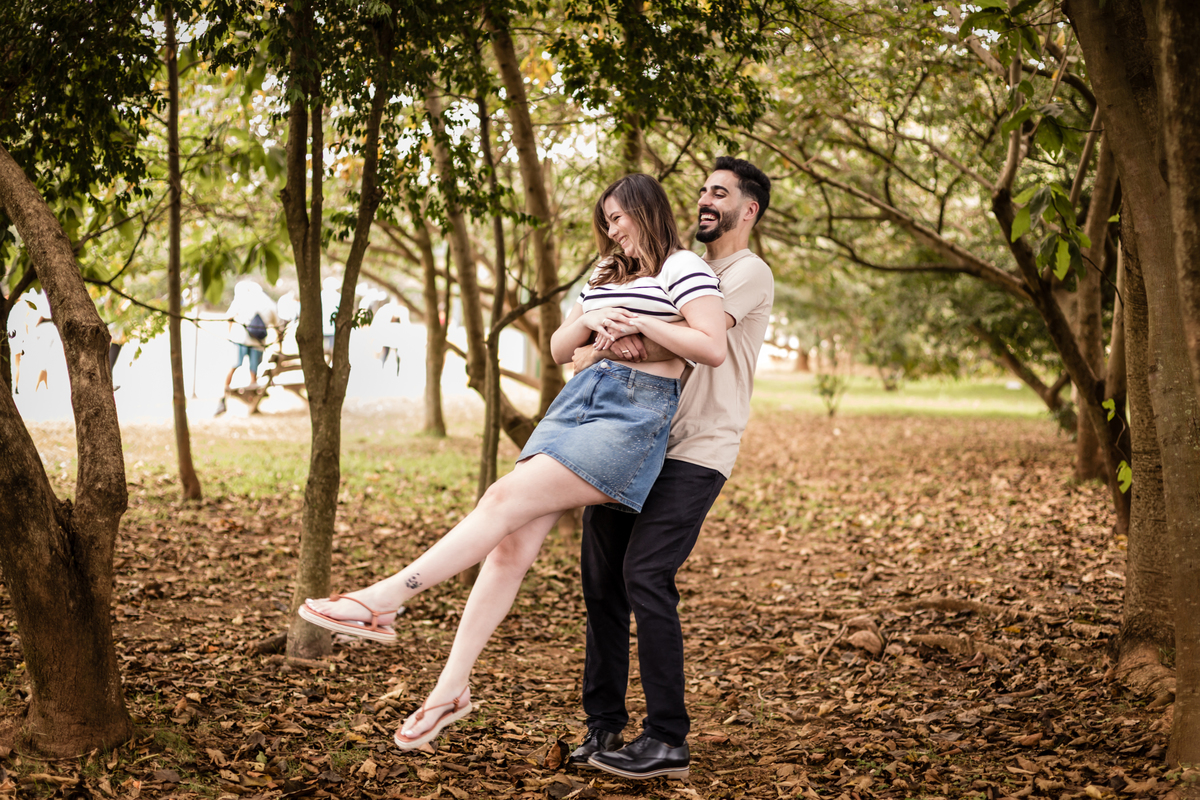 pre wedding, pré casamento, parque villa lobos, ensaio fotográfico, CASAMENTO, noiva, noivo, foto professional, vestido de noiva, namorados, marido, esposa, decoração, carrossel, roda gigante, felicidade, casamento no campo, amor, familia, 