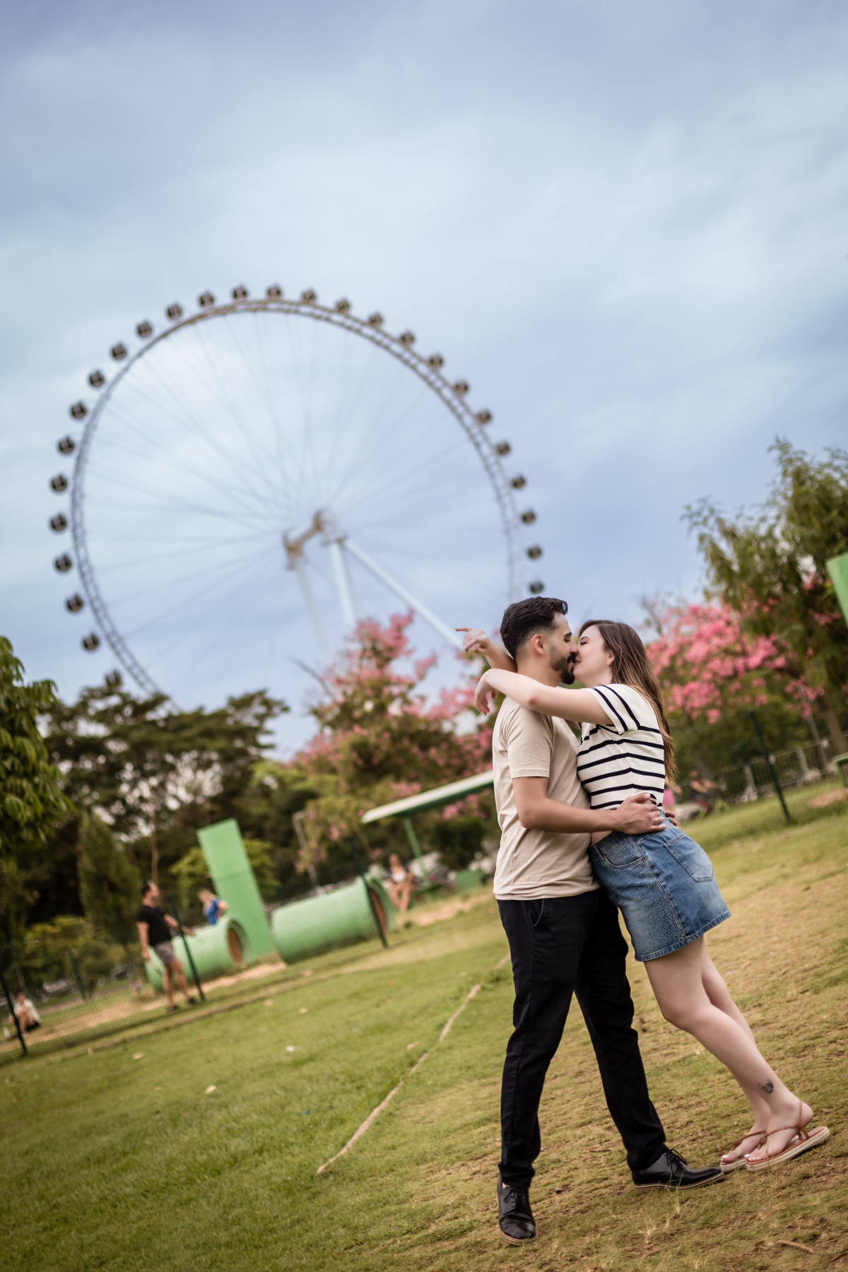 pre wedding, pré casamento, parque villa lobos, ensaio fotográfico, CASAMENTO, noiva, noivo, foto professional, vestido de noiva, namorados, marido, esposa, decoração, carrossel, roda gigante, felicidade, casamento no campo, amor, familia, 