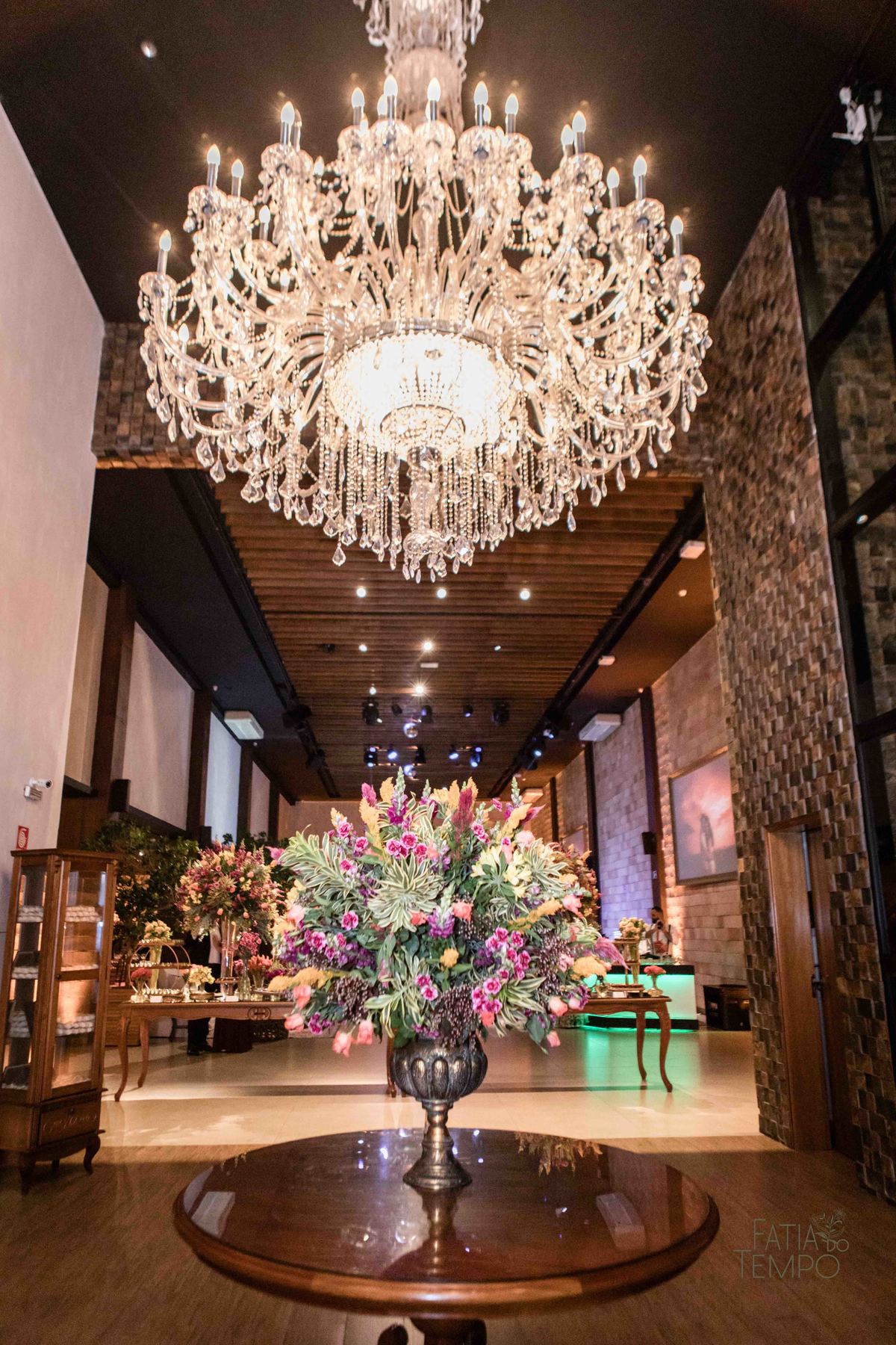 Casamento, luxo, glamour, bom gosto, noiva, noivo, wedding, mini wedding, decoração, balada, festa, buffet, mesa decorada, iluminação, dj, assessoria, cerimonial, igreja, cerimônia, ensaio fotográfico, joias, familia, amigos, eventos sociais, amor, love