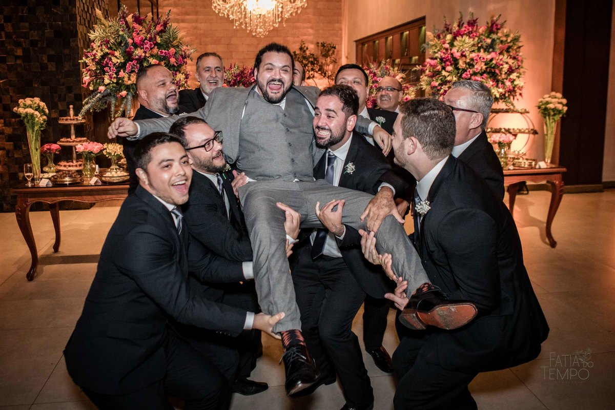 Casamento, luxo, glamour, bom gosto, noiva, noivo, wedding, mini wedding, decoração, balada, festa, buffet, mesa decorada, iluminação, dj, assessoria, cerimonial, igreja, cerimônia, ensaio fotográfico, joias, familia, amigos, eventos sociais, amor, love