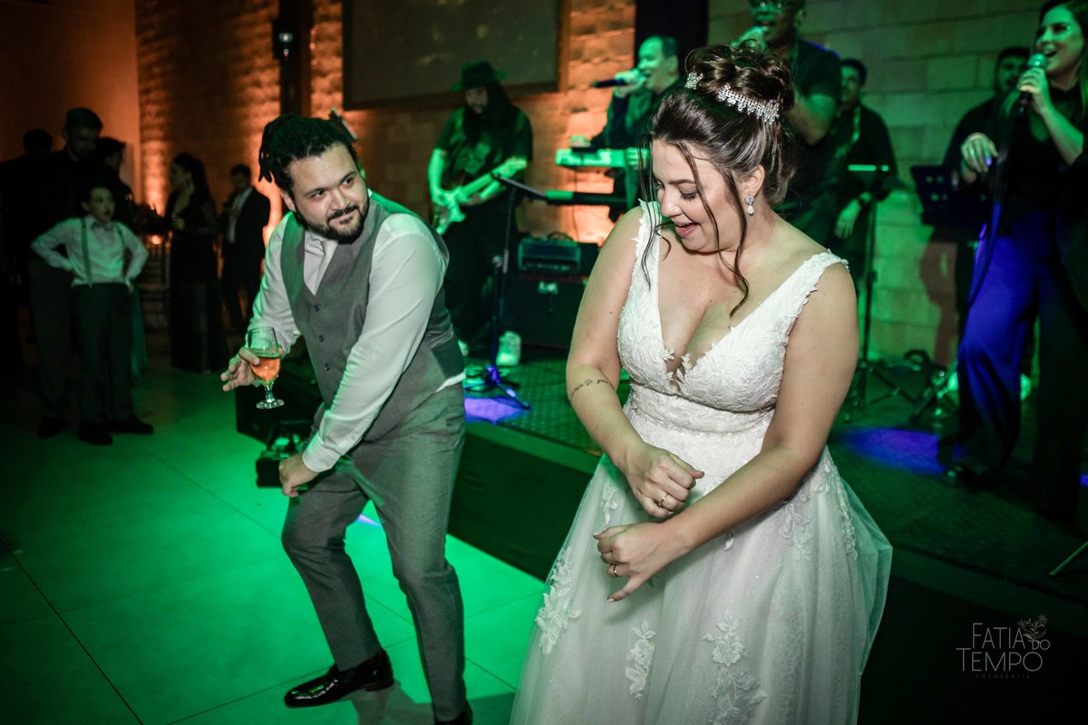 Casamento, luxo, glamour, bom gosto, noiva, noivo, wedding, mini wedding, decoração, balada, festa, buffet, mesa decorada, iluminação, dj, assessoria, cerimonial, igreja, cerimônia, ensaio fotográfico, joias, familia, amigos, eventos sociais, amor, love