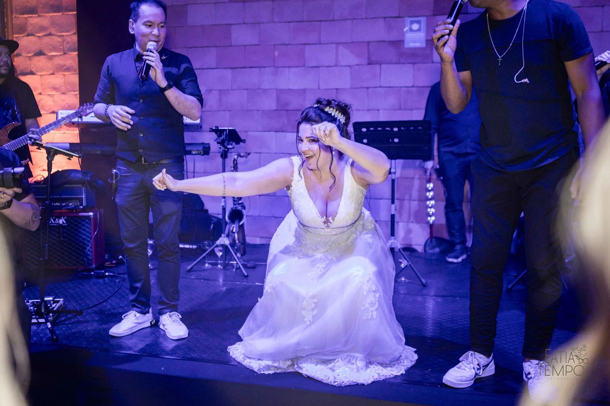 Casamento, luxo, glamour, bom gosto, noiva, noivo, wedding, mini wedding, decoração, balada, festa, buffet, mesa decorada, iluminação, dj, assessoria, cerimonial, igreja, cerimônia, ensaio fotográfico, joias, familia, amigos, eventos sociais, amor, love