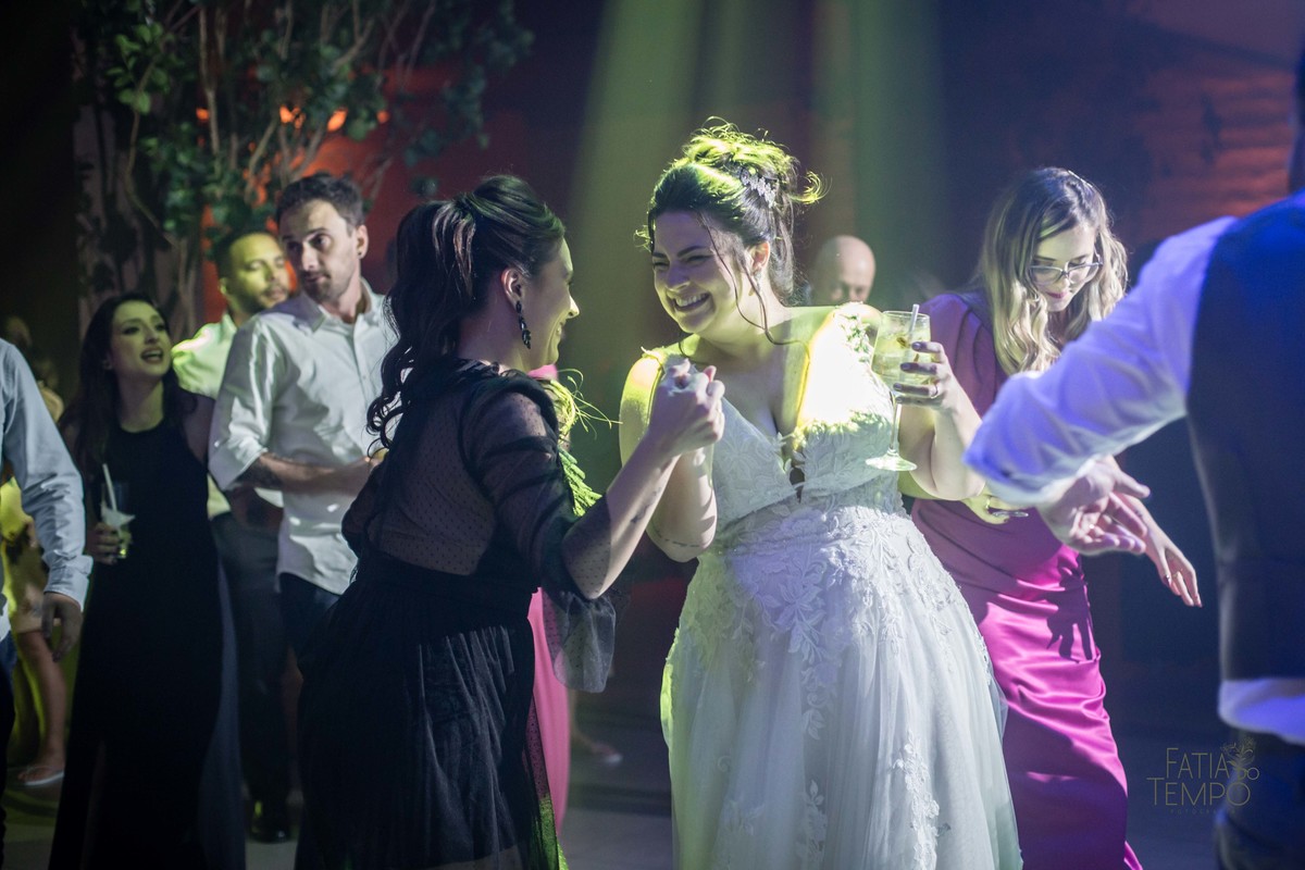 Casamento, luxo, glamour, bom gosto, noiva, noivo, wedding, mini wedding, decoração, balada, festa, buffet, mesa decorada, iluminação, dj, assessoria, cerimonial, igreja, cerimônia, ensaio fotográfico, joias, familia, amigos, eventos sociais, amor, love