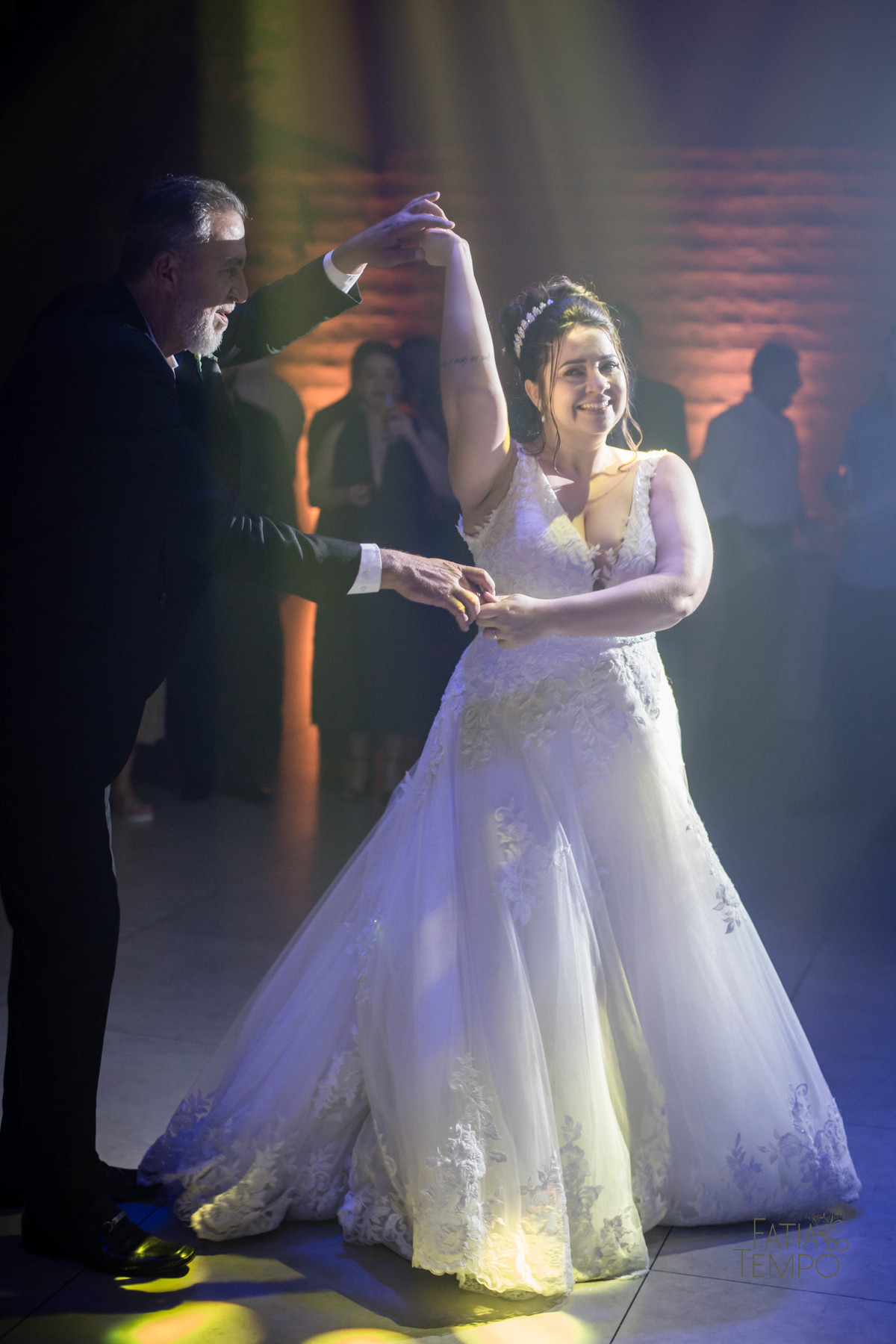 Casamento, luxo, glamour, bom gosto, noiva, noivo, wedding, mini wedding, decoração, balada, festa, buffet, mesa decorada, iluminação, dj, assessoria, cerimonial, igreja, cerimônia, ensaio fotográfico, joias, familia, amigos, eventos sociais, amor, love