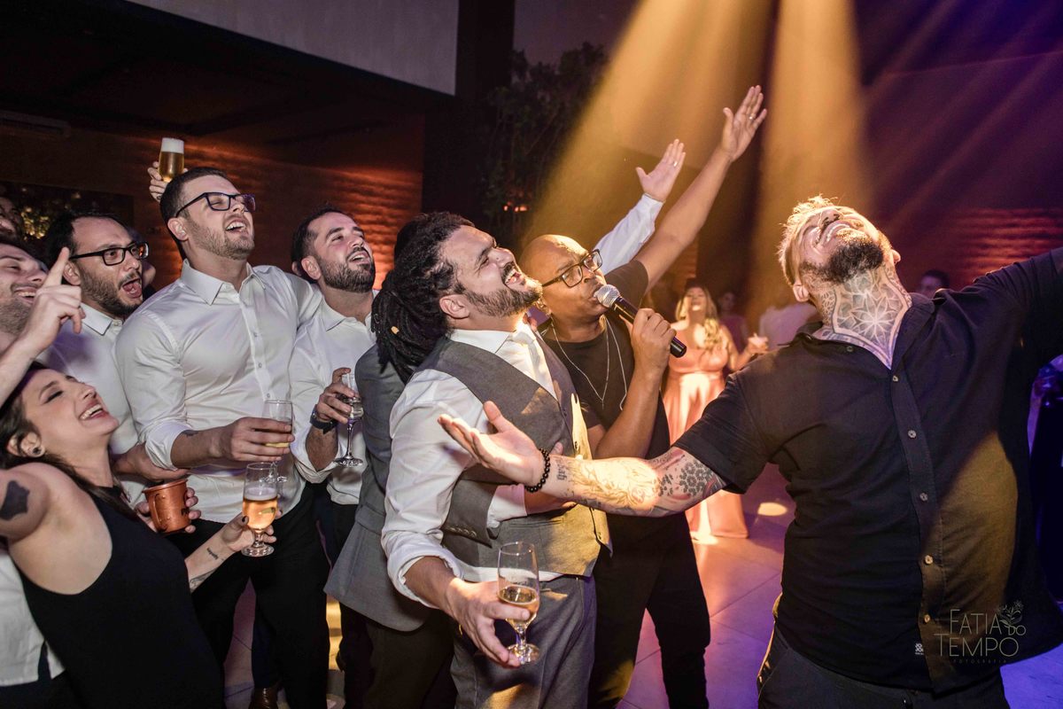 Casamento, luxo, glamour, bom gosto, noiva, noivo, wedding, mini wedding, decoração, balada, festa, buffet, mesa decorada, iluminação, dj, assessoria, cerimonial, igreja, cerimônia, ensaio fotográfico, joias, familia, amigos, eventos sociais, amor, love