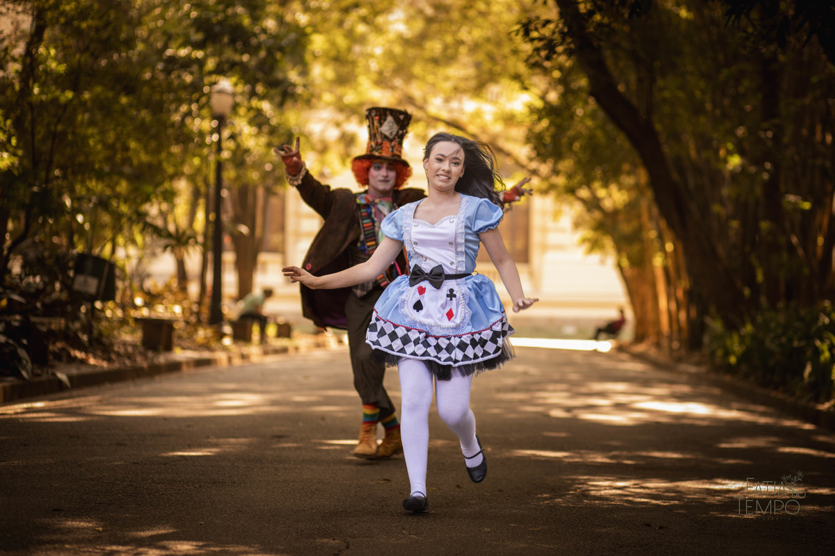 Ensaio fotográfico, alice através do espelho, temático, alice no país das maravilhas, festa de debutante, festa de xv, 15 anos, decoração, buffet no abc, assessoria, fotógrafo, buffet em São Bernardo, museu do Ipiranga, espaço favoritto, favoritto buffet,