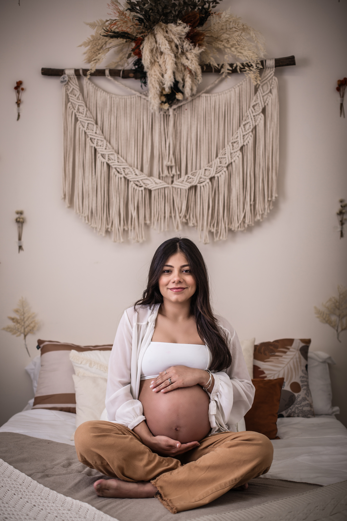 ensaio gestante, ensaio gravida, ensaio de gestante, ensaio em estudio, fotografia de gestante, fotos de gestante, cenario boho chic, estudio boho chic, ensaio fotografico gestante, ensaio fotografico gravida, gravida, gravida de calça