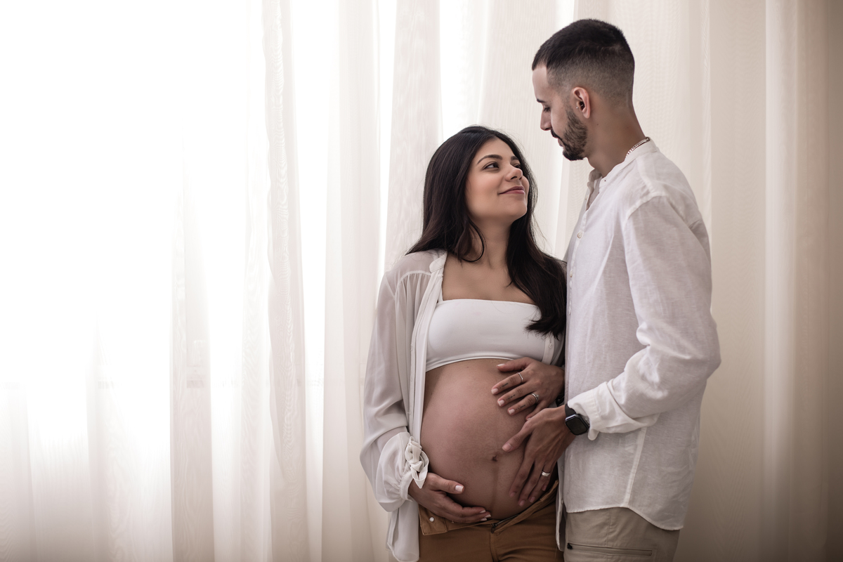 ensaio gestante, ensaio gravida, ensaio de gestante, ensaio em estudio, fotografia de gestante, fotos de gestante, cenario boho chic, estudio boho chic, ensaio fotografico gestante, ensaio fotografico gravida, gravida, gravida de calça