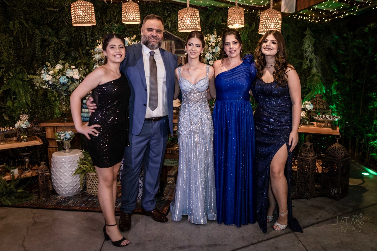 debutante, aniversario de 15 anos, festa de 15 anos, debuante de azul, vestido de debutante azul, dança da debutante, debutante de macaquinho, festa de debutante em buffet, espaço favoritto buffet, balada de debutante, debut, festa de debut