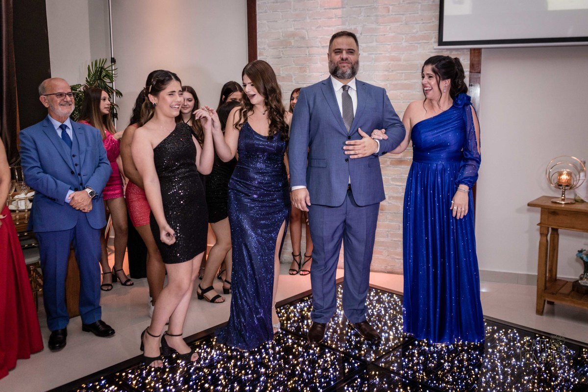 debutante, aniversario de 15 anos, festa de 15 anos, debuante de azul, vestido de debutante azul, dança da debutante, debutante de macaquinho, festa de debutante em buffet, espaço favoritto buffet, balada de debutante, debut, festa de debut