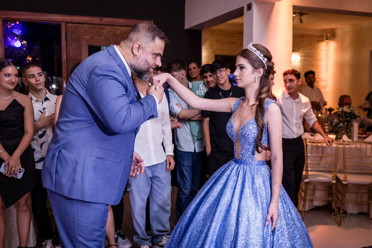 debutante, aniversario de 15 anos, festa de 15 anos, debuante de azul, vestido de debutante azul, dança da debutante, debutante de macaquinho, festa de debutante em buffet, espaço favoritto buffet, balada de debutante, debut, festa de debut