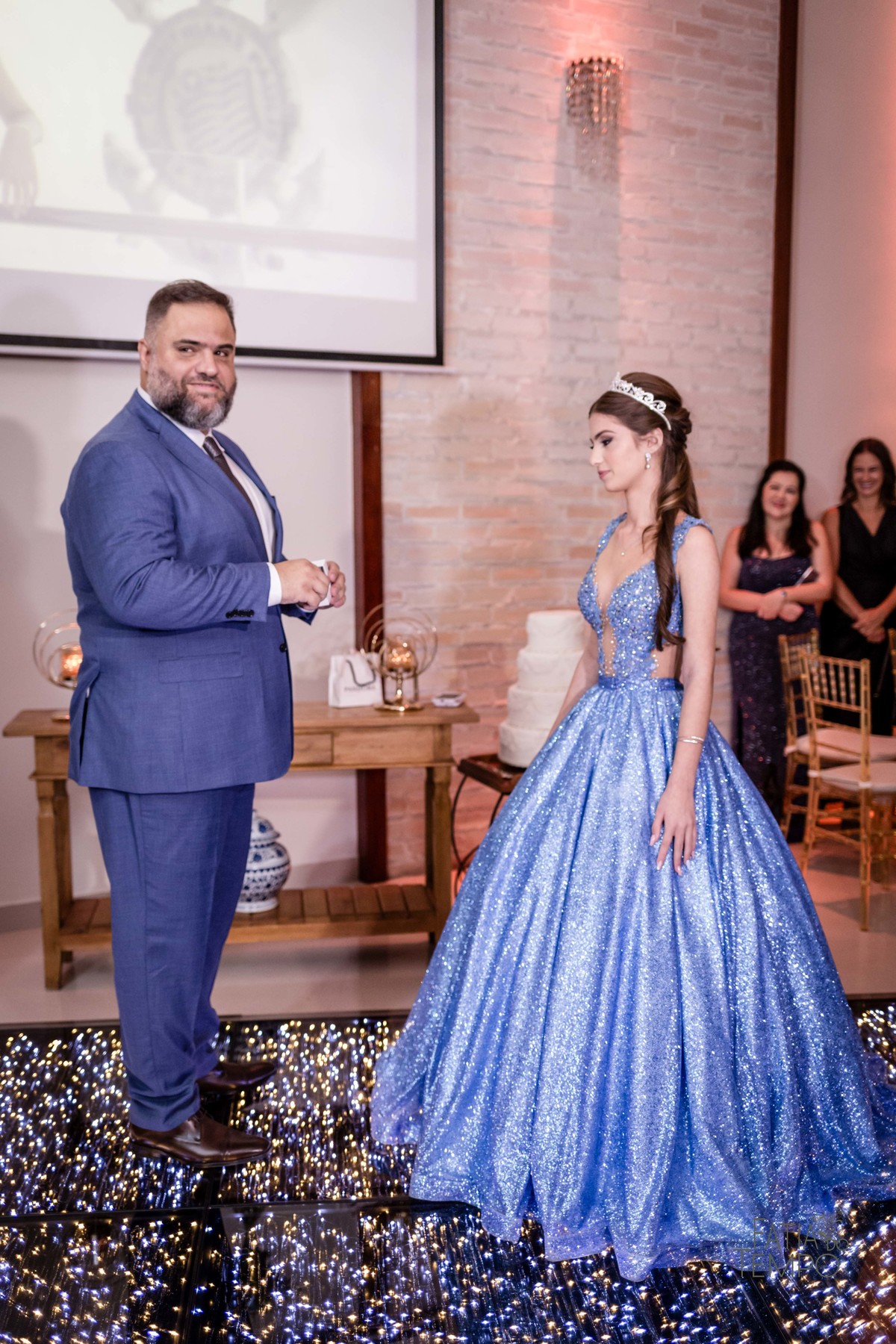 debutante, aniversario de 15 anos, festa de 15 anos, debuante de azul, vestido de debutante azul, dança da debutante, debutante de macaquinho, festa de debutante em buffet, espaço favoritto buffet, balada de debutante, debut, festa de debut