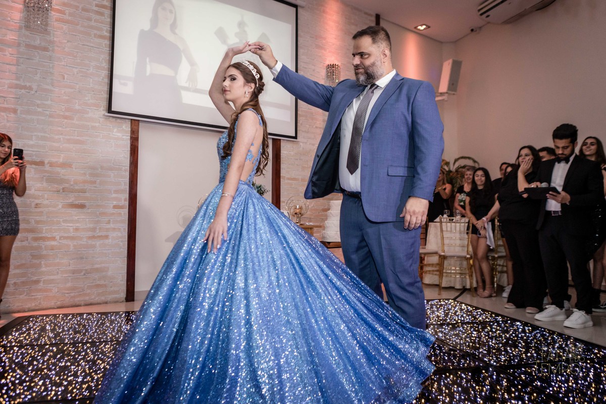 debutante, aniversario de 15 anos, festa de 15 anos, debuante de azul, vestido de debutante azul, dança da debutante, debutante de macaquinho, festa de debutante em buffet, espaço favoritto buffet, balada de debutante, debut, festa de debut