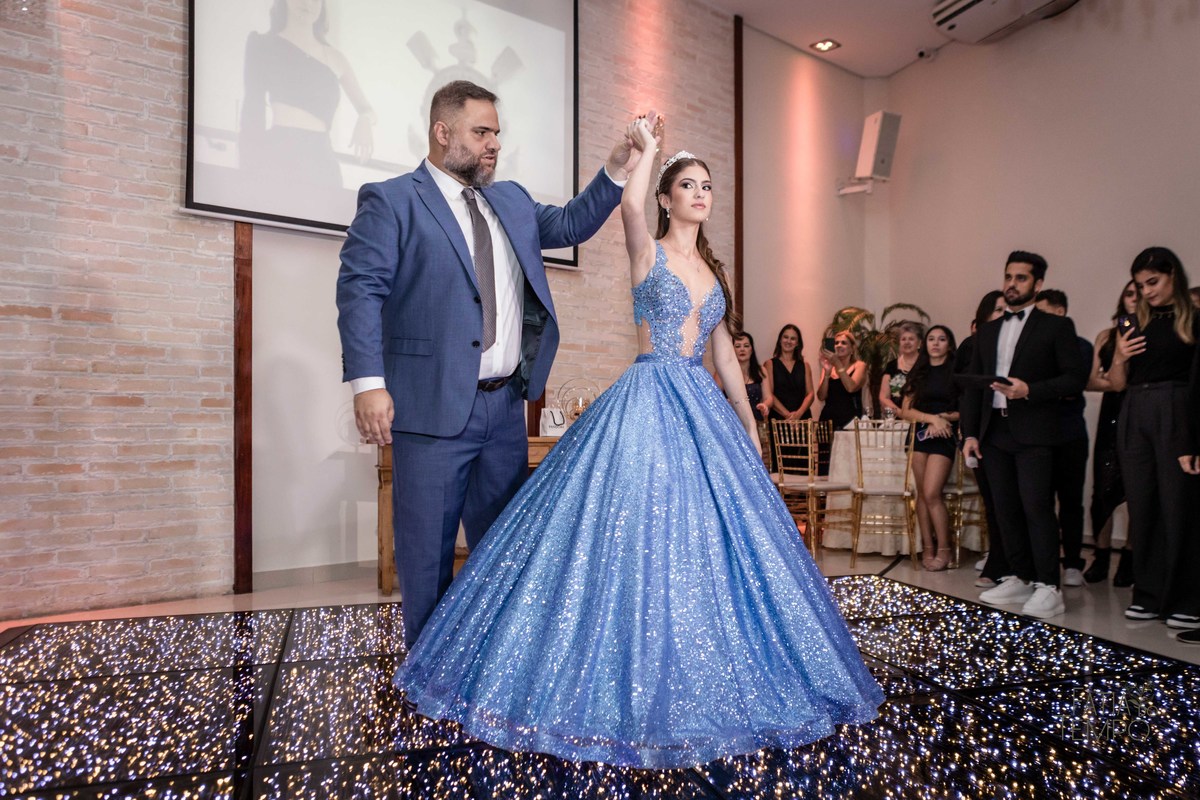 debutante, aniversario de 15 anos, festa de 15 anos, debuante de azul, vestido de debutante azul, dança da debutante, debutante de macaquinho, festa de debutante em buffet, espaço favoritto buffet, balada de debutante, debut, festa de debut