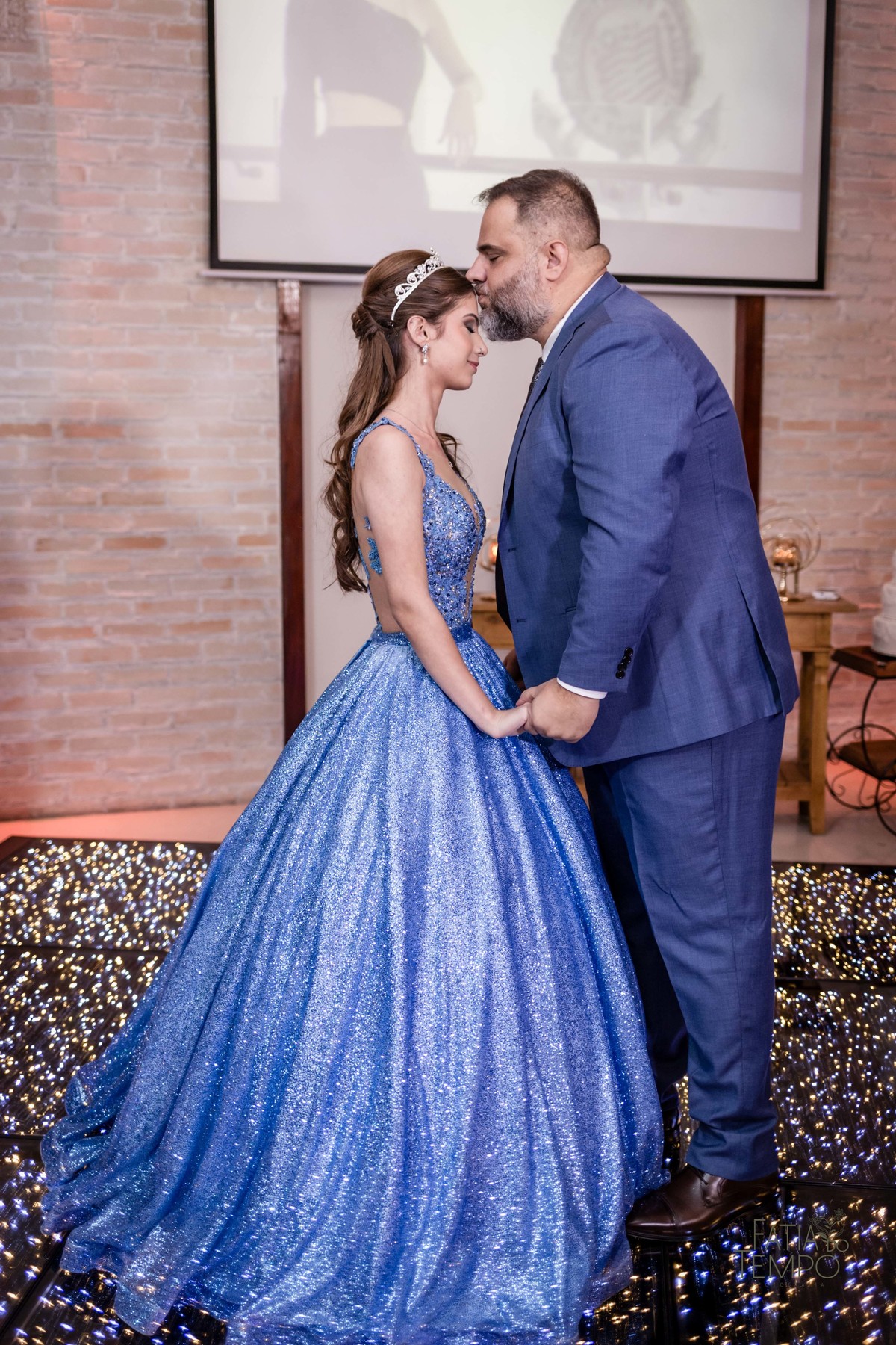 debutante, aniversario de 15 anos, festa de 15 anos, debuante de azul, vestido de debutante azul, dança da debutante, debutante de macaquinho, festa de debutante em buffet, espaço favoritto buffet, balada de debutante, debut, festa de debut