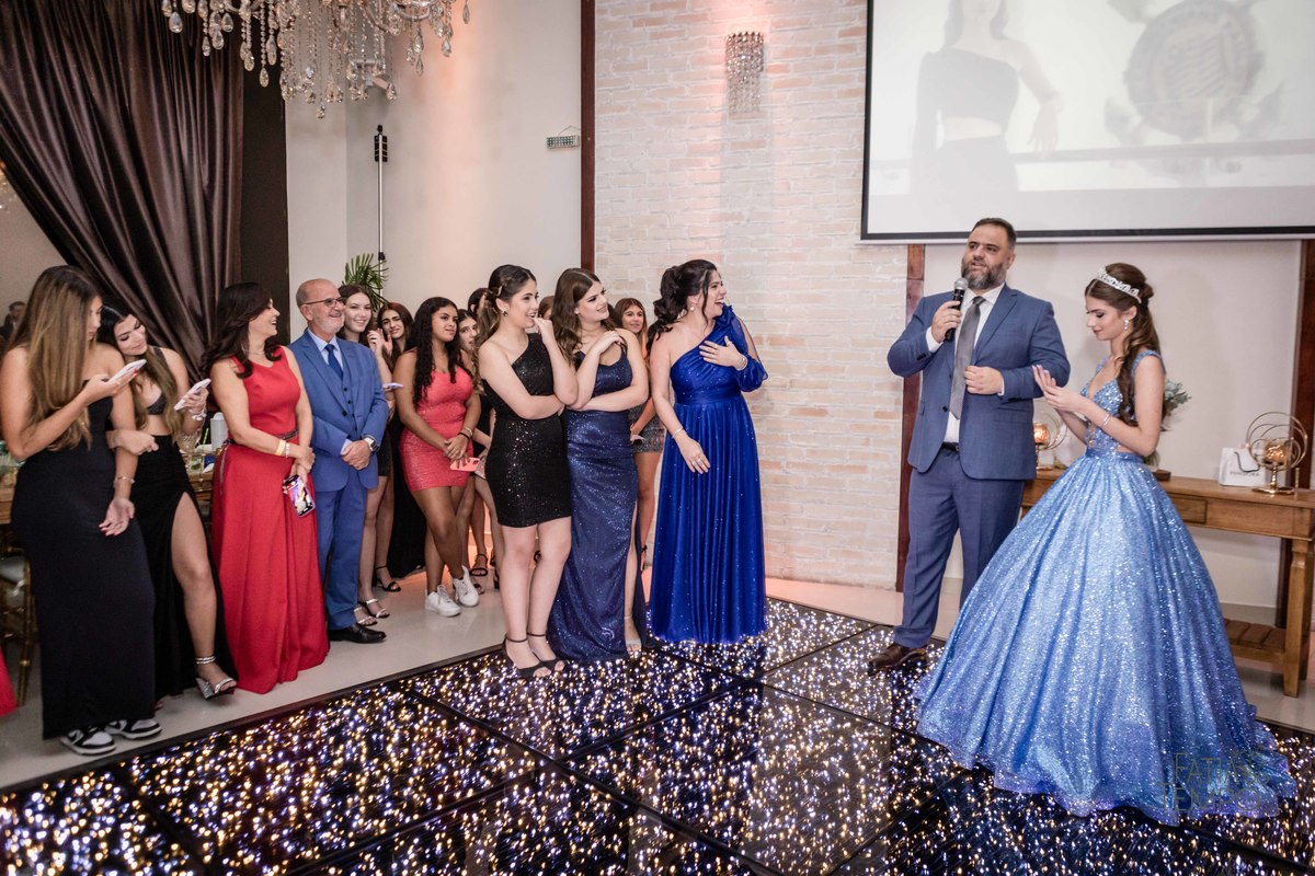 debutante, aniversario de 15 anos, festa de 15 anos, debuante de azul, vestido de debutante azul, dança da debutante, debutante de macaquinho, festa de debutante em buffet, espaço favoritto buffet, balada de debutante, debut, festa de debut