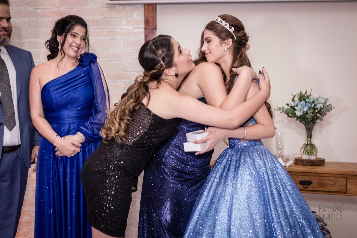 debutante, aniversario de 15 anos, festa de 15 anos, debuante de azul, vestido de debutante azul, dança da debutante, debutante de macaquinho, festa de debutante em buffet, espaço favoritto buffet, balada de debutante, debut, festa de debut