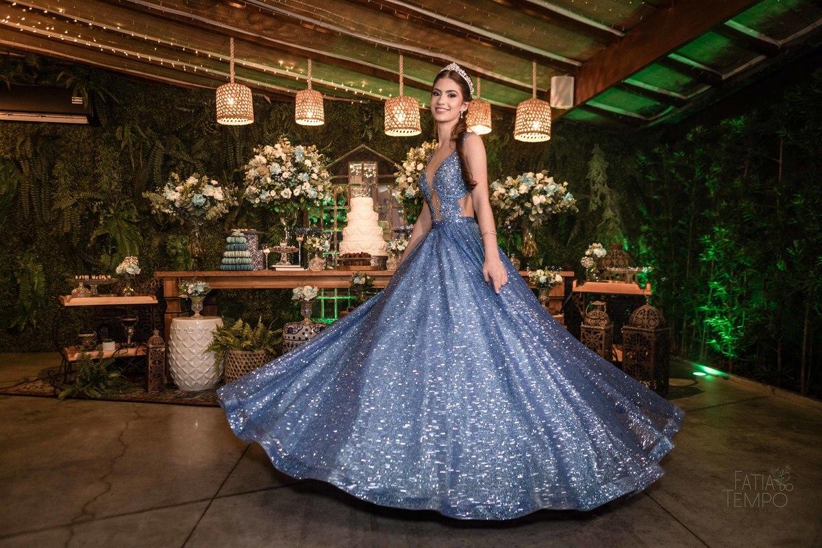 debutante, aniversario de 15 anos, festa de 15 anos, debuante de azul, vestido de debutante azul, dança da debutante, debutante de macaquinho, festa de debutante em buffet, espaço favoritto buffet, balada de debutante, debut, festa de debut