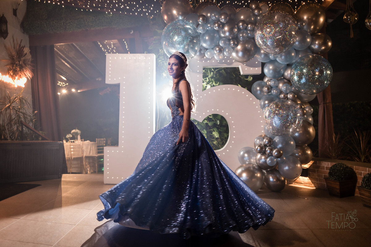 debutante, aniversario de 15 anos, festa de 15 anos, debuante de azul, vestido de debutante azul, dança da debutante, debutante de macaquinho, festa de debutante em buffet, espaço favoritto buffet, balada de debutante, debut, festa de debut