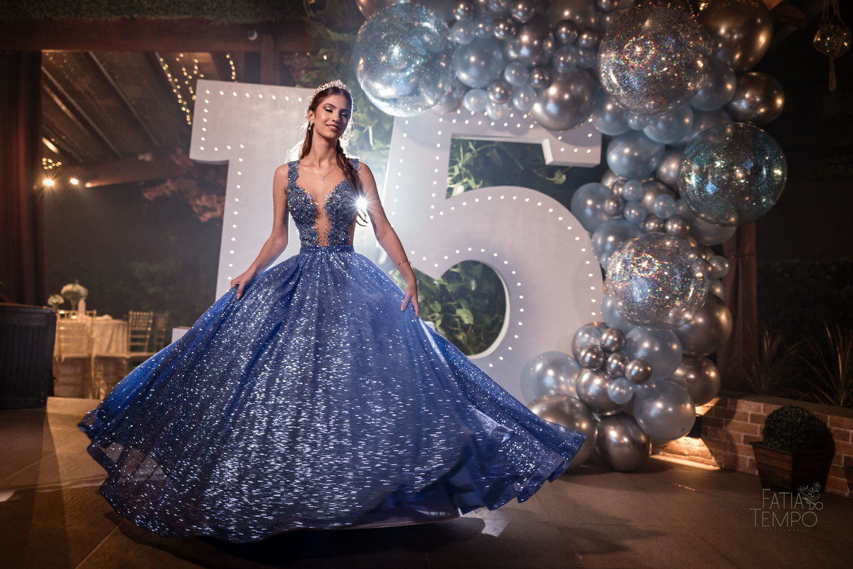 debutante, aniversario de 15 anos, festa de 15 anos, debuante de azul, vestido de debutante azul, dança da debutante, debutante de macaquinho, festa de debutante em buffet, espaço favoritto buffet, balada de debutante, debut, festa de debut