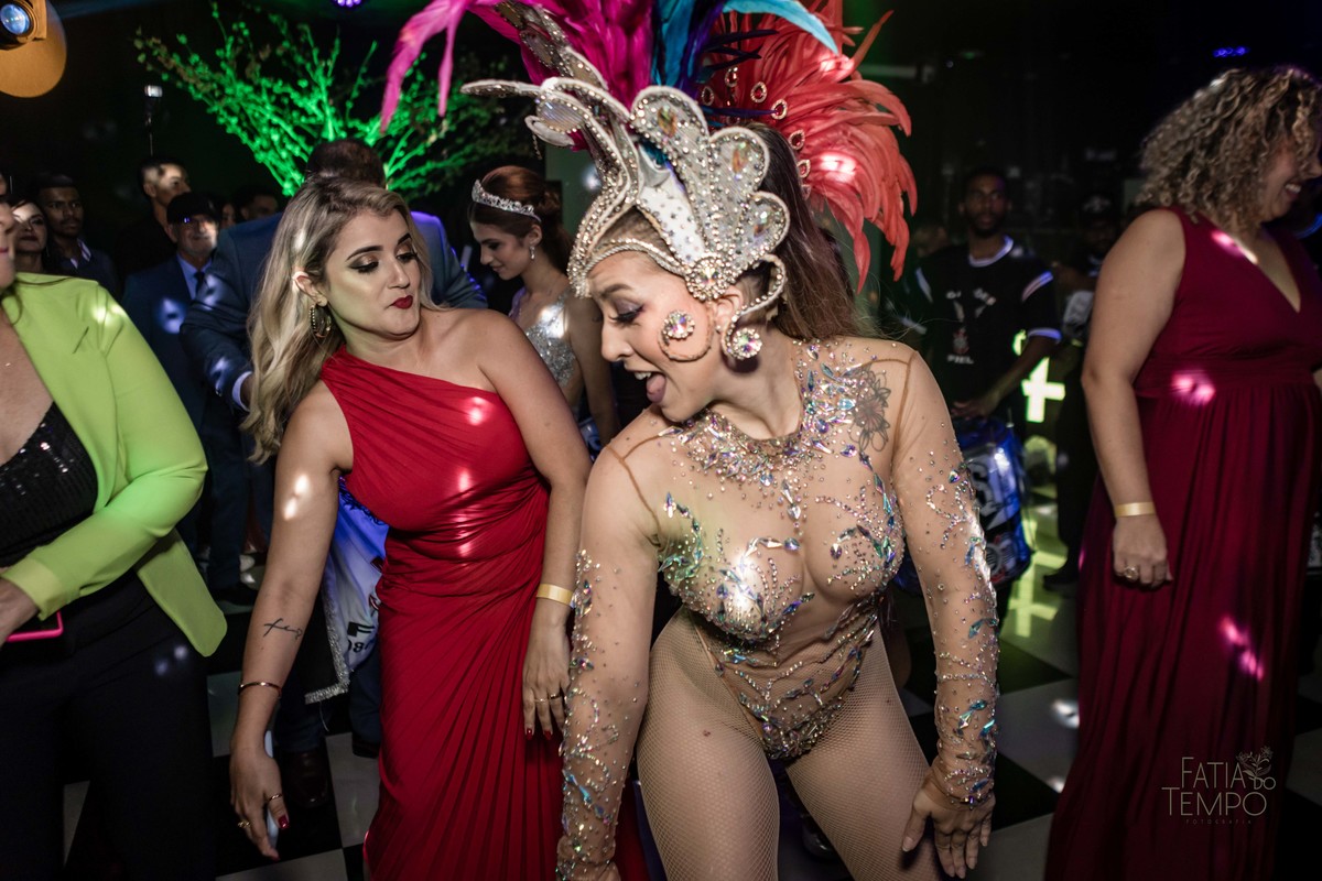 debutante, aniversario de 15 anos, festa de 15 anos, debuante de azul, vestido de debutante azul, dança da debutante, debutante de macaquinho, festa de debutante em buffet, espaço favoritto buffet, balada de debutante, debut, festa de debut