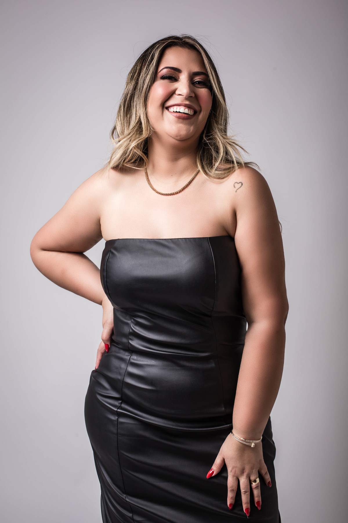 Ensaio de aniversário, ensaio fotográfico, ensaio adulto, aniversário, espumante, champanhe, micareta, vestido de festa, aniversário infantil, festa de aniversário, fatia do tempo, mulher, ensaio feminino, ensaio sensual, ensaio corporativo, decoração 