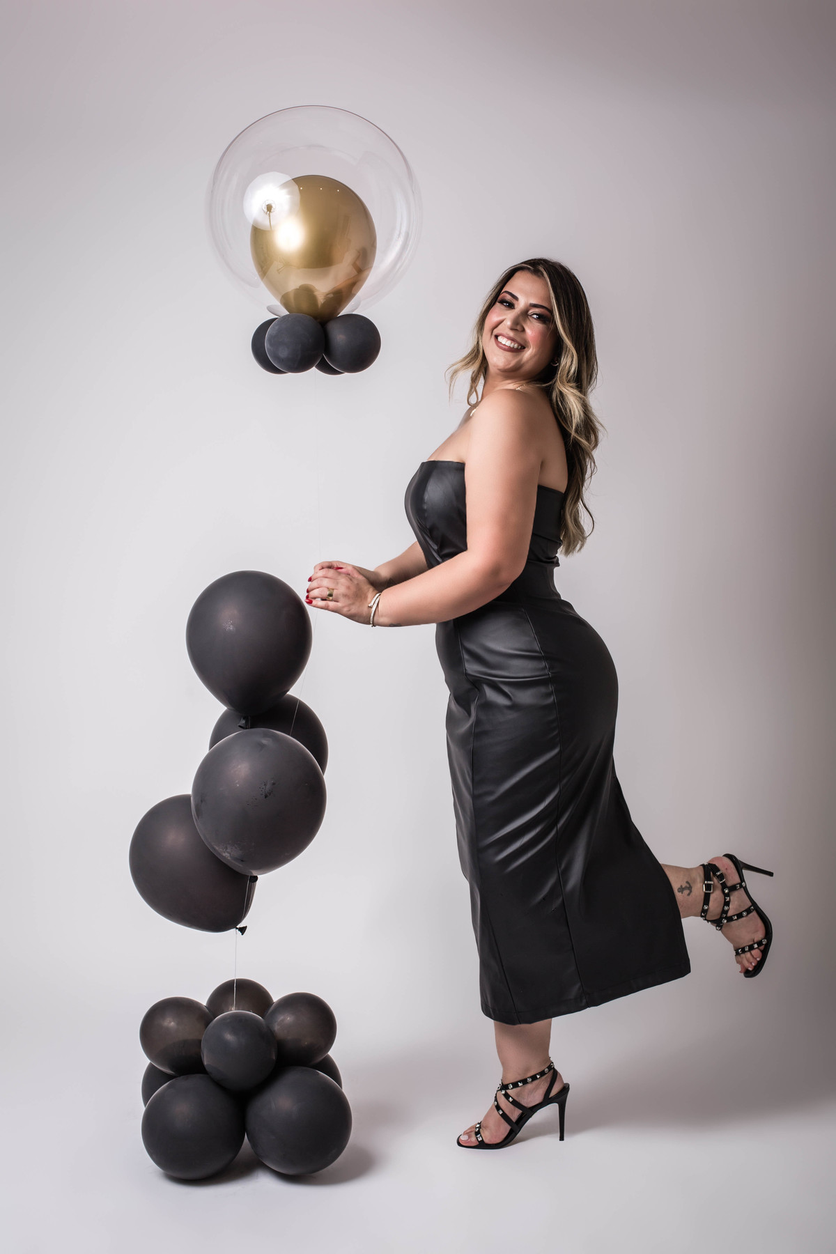 Ensaio de aniversário, ensaio fotográfico, ensaio adulto, aniversário, espumante, champanhe, micareta, vestido de festa, aniversário infantil, festa de aniversário, fatia do tempo, mulher, ensaio feminino, ensaio sensual, ensaio corporativo, decoração 