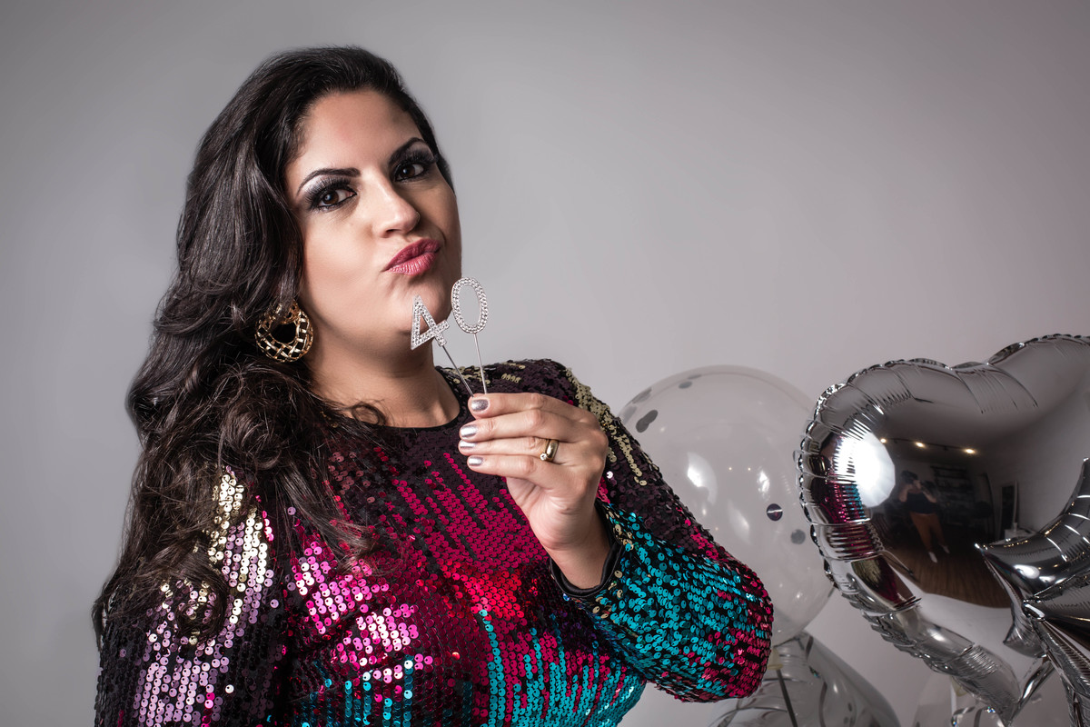 Ensaio de aniversário, ensaio fotográfico, ensaio adulto, aniversário, espumante, champanhe, micareta, vestido de festa, aniversário infantil, festa de aniversário, fatia do tempo, mulher, ensaio feminino, ensaio sensual, ensaio corporativo, decoração 