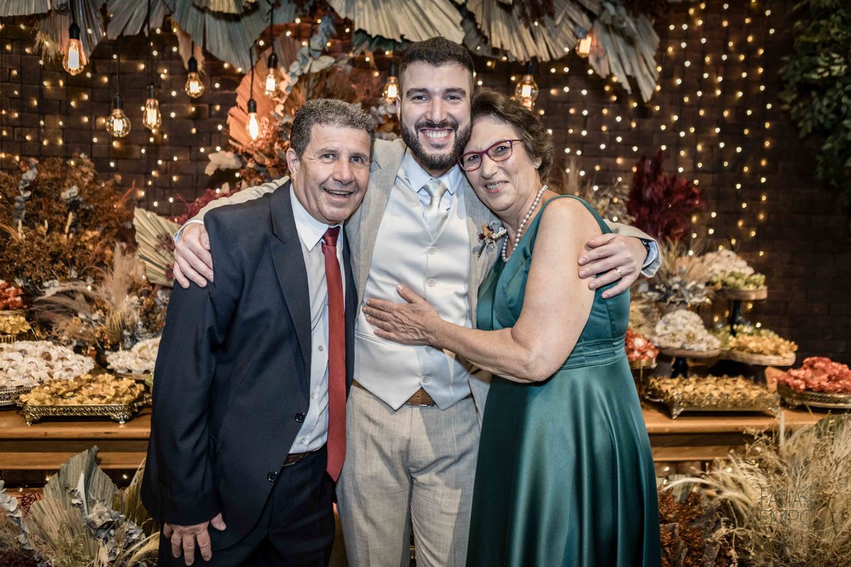 Casamento, wedding, noiva, noivo, buffet, Sítio são Jorge, São Bernardo do campo, Espaço Favoritto, Recanto dos sonhos, festa de casamento, balada, vestido de noiva, maquiagem, decoração, flores, família, restaurante, gastronomia, cardápio, noivos, amor, 