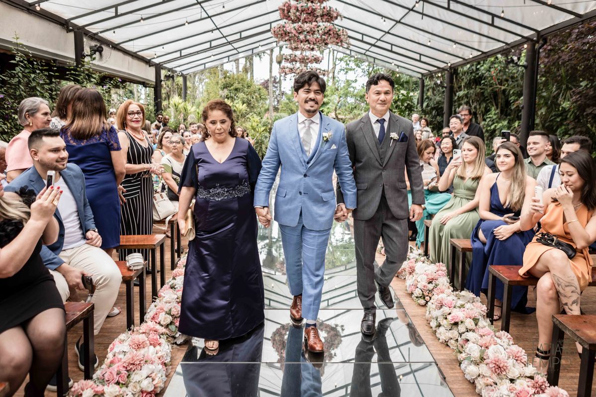 Casamento, making of, dia da noiva, maquiagem, wedding, fotografia, foto de casamento, vestido de noiva, festa, balada, sensual, convite, buffet, decoração, gastronomia, ensaio fotográfico, noiva, noivo, pula pula, amigas, padrinhos, aliança, 