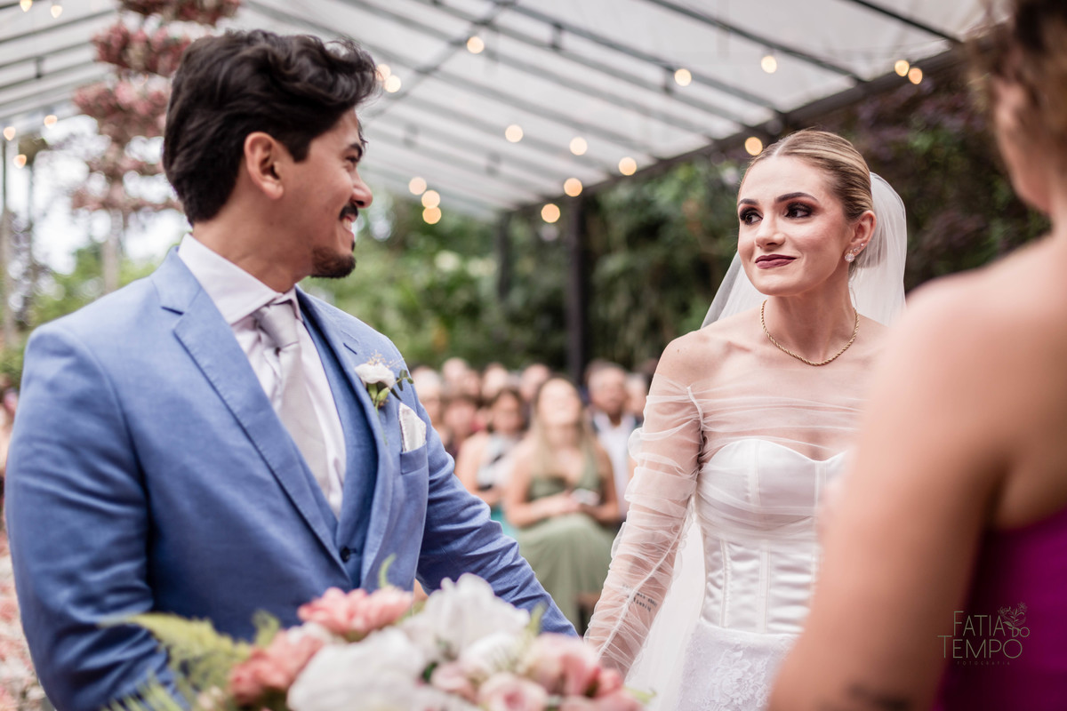 Casamento, making of, dia da noiva, maquiagem, wedding, fotografia, foto de casamento, vestido de noiva, festa, balada, sensual, convite, buffet, decoração, gastronomia, ensaio fotográfico, noiva, noivo, pula pula, amigas, padrinhos, aliança, 