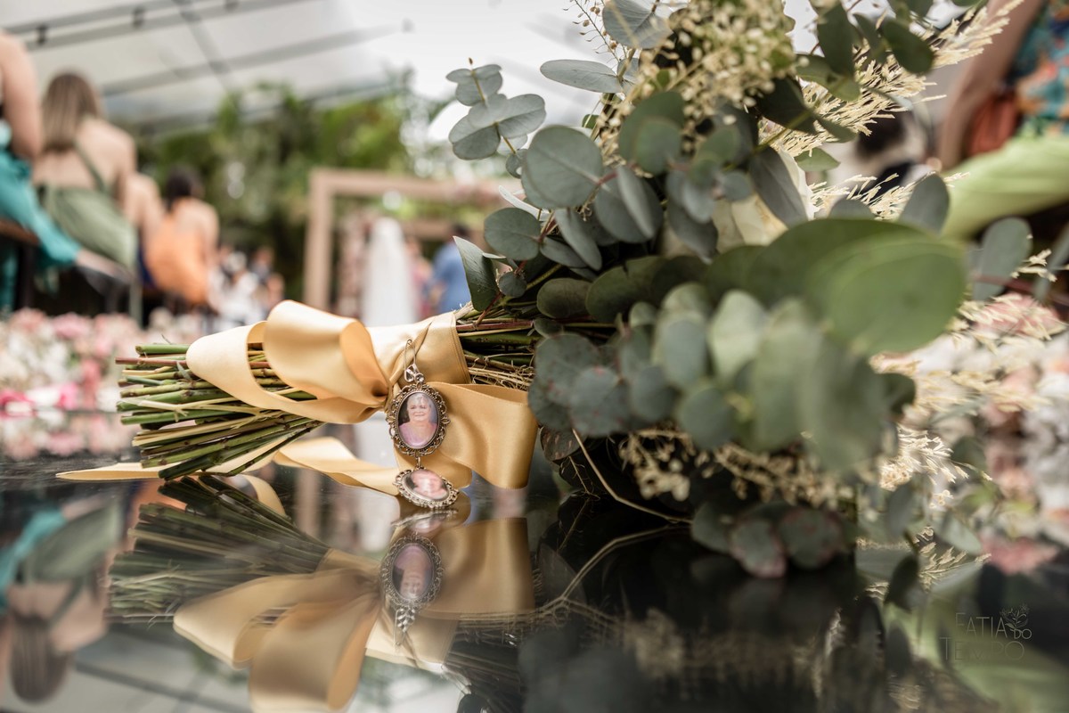 Casamento, making of, dia da noiva, maquiagem, wedding, fotografia, foto de casamento, vestido de noiva, festa, balada, sensual, convite, buffet, decoração, gastronomia, ensaio fotográfico, noiva, noivo, pula pula, amigas, padrinhos, aliança, 