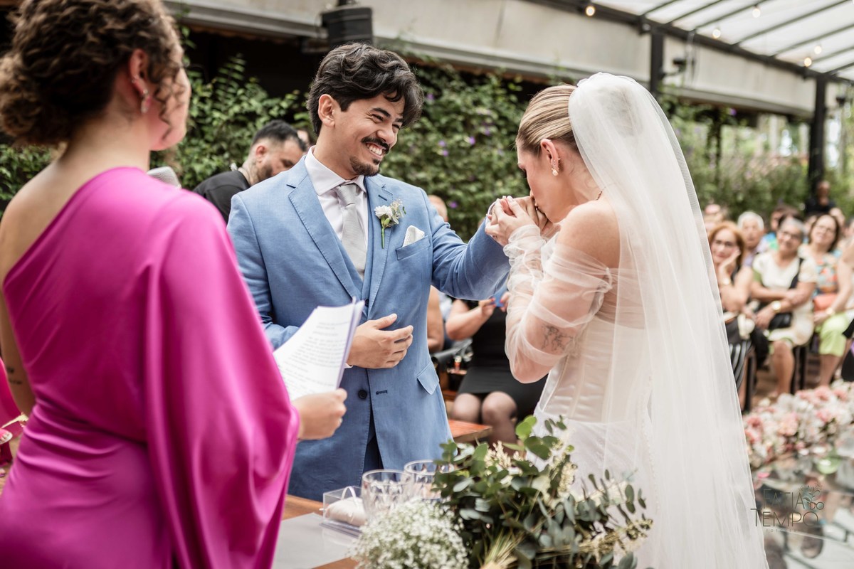 Casamento, making of, dia da noiva, maquiagem, wedding, fotografia, foto de casamento, vestido de noiva, festa, balada, sensual, convite, buffet, decoração, gastronomia, ensaio fotográfico, noiva, noivo, pula pula, amigas, padrinhos, aliança, 