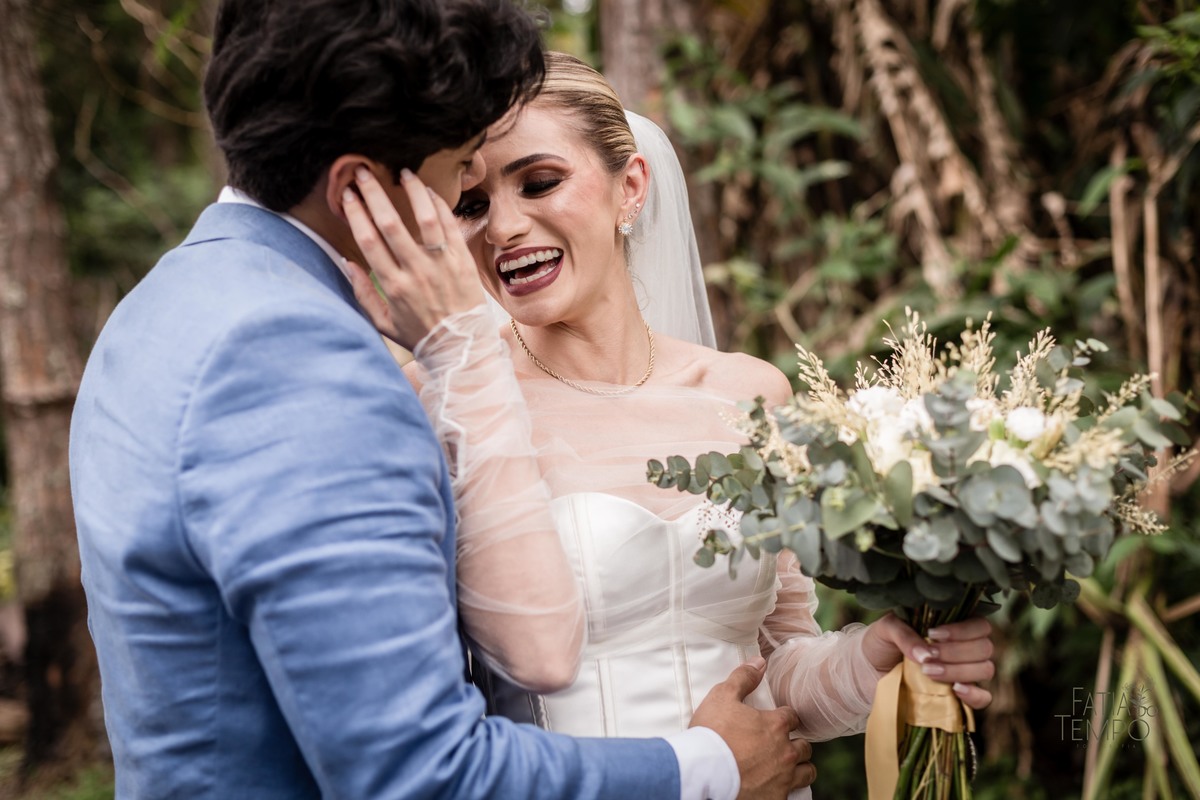 Casamento, making of, dia da noiva, maquiagem, wedding, fotografia, foto de casamento, vestido de noiva, festa, balada, sensual, convite, buffet, decoração, gastronomia, ensaio fotográfico, noiva, noivo, pula pula, amigas, padrinhos, aliança, 